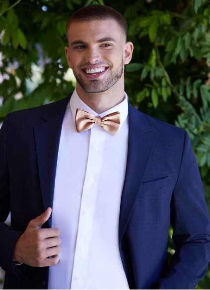 Gentlemen's Collection Men's Matte Satin pre-tied bow tie Gentlemen's Collection Men's Matte Satin pre-tied bow tie