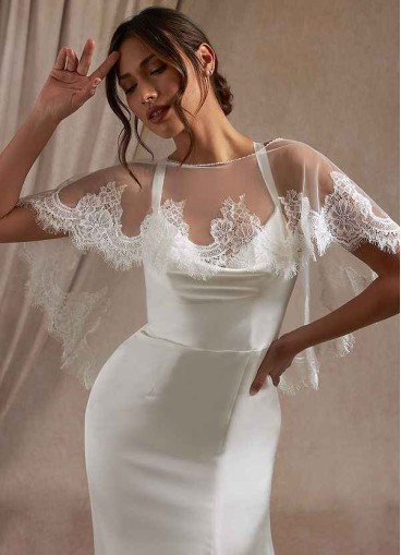 Dwolves Delight Lace Tulle Wrap
