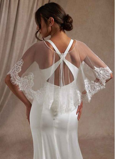 Dwolves Delight Lace Tulle Wrap