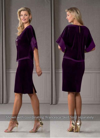 Dwolves Fianna Velvet Blouse
( Final Sale ) Dwolves Fianna Velvet Blouse
( Final Sale )