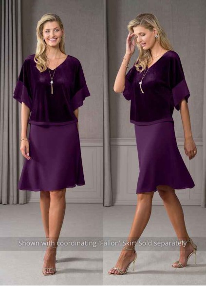 Dwolves Fianna Velvet Blouse
( Final Sale ) Dwolves Fianna Velvet Blouse
( Final Sale )